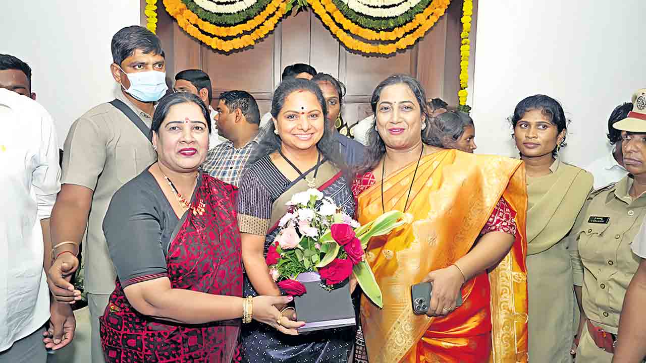 కవిత పోరాటంతోనే మహిళా రిజర్వేషన్లు