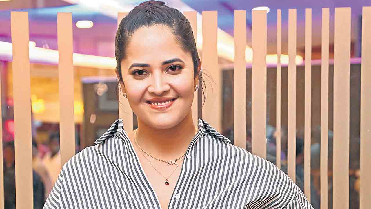 అందానికి.. అనసూయ!