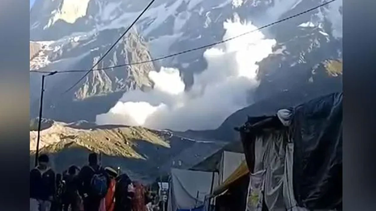 Kedarnath | కేదార్‌నాథ్‌లో భారీ హిమపాతం.. ఉలిక్కిపడిన భక్తులు