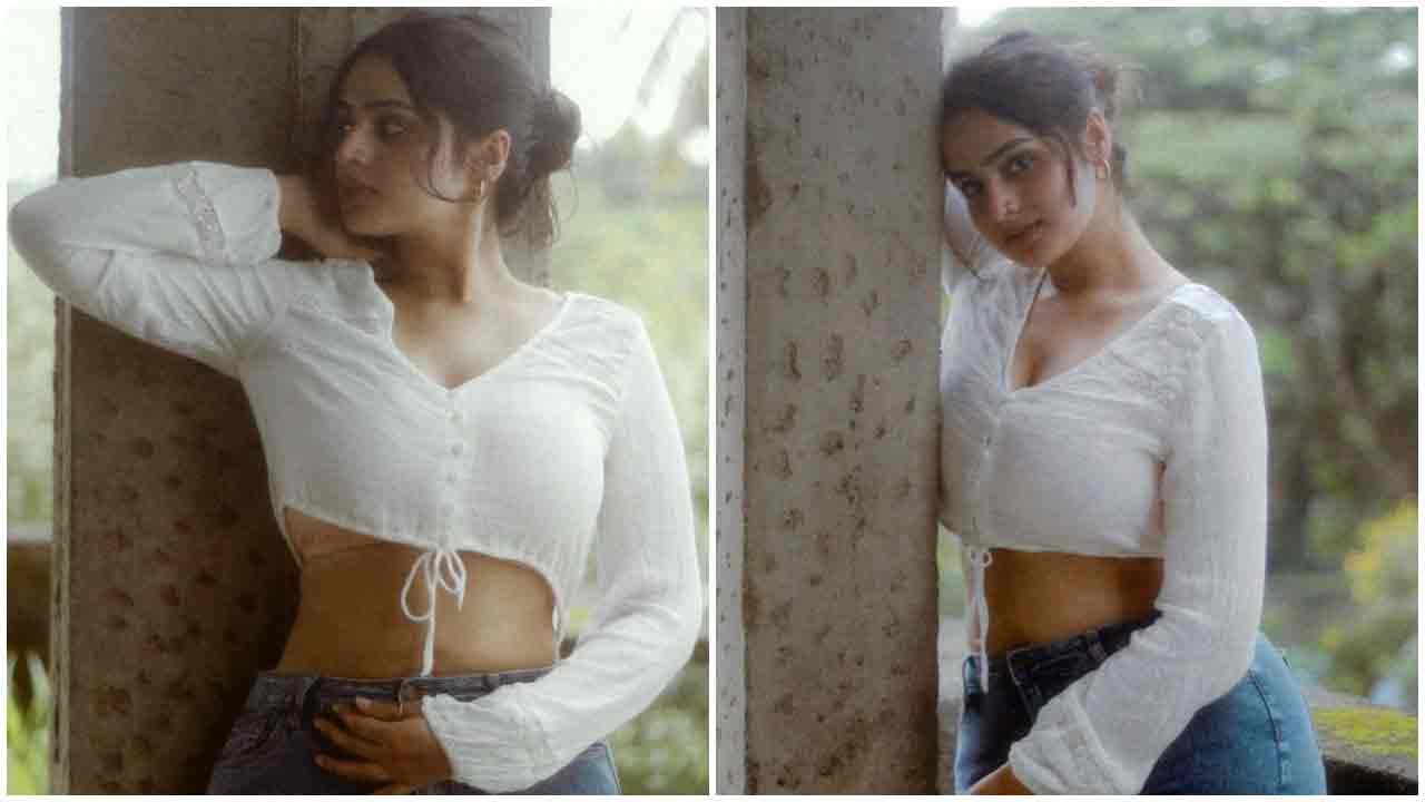 Ayesha Khan | ఓర చూపులతో గుచ్చేస్తున్న ఆయేషా ఖాన్‌..