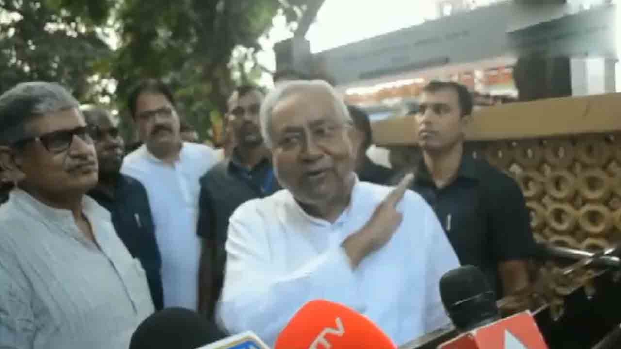 Nitish Kumar | అమిత్‌ షా నోటికొచ్చింది మాట్లాడుతాడు.. నేను పట్టించుకోను: బీహార్‌ సీఎం