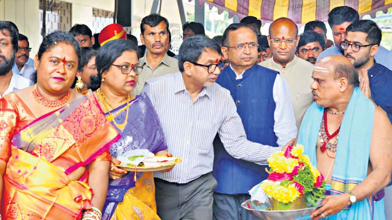 హైకోర్టులో ఘనంగా బోనాలు