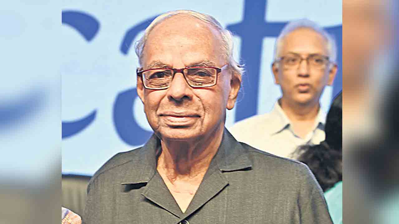 C. Rangarajan |  అప్పు పైకి పొదుపు కిందికి.. ఆర్థిక వ్యవస్థకు ఇది మంచిదికాదు: రంగరాజన్‌