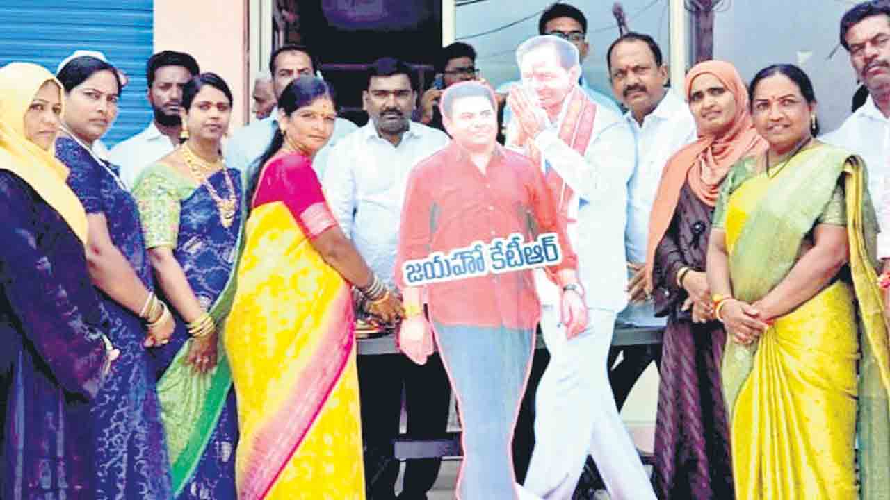 రాఖీ క‌ట్టి.. ఆశీర్వ‌దించి
