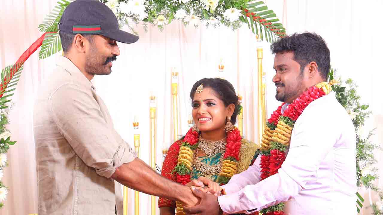 Captain Miller | సడెన్‌గా వెడ్డింగ్‌ రిసెప్షన్‌లో  ప్రత్యక్షమైన కెప్టెన్‌ మిల్లర్‌ ధనుష్‌.. ఫొటోలు, వీడియో వైరల్