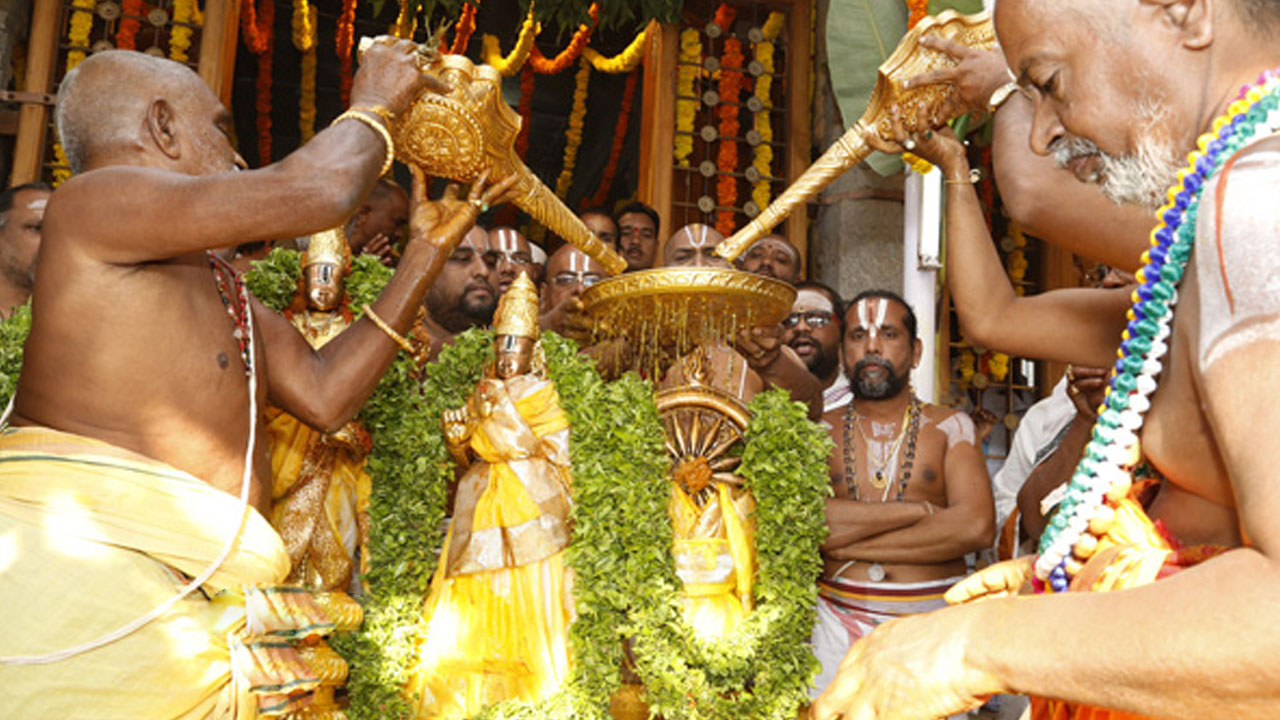 Tirumala | ఘనంగా చక్రస్నానం.. నేటితో ముగియనున్న శ్రీవారి సాలకట్ల బ్రహ్మోత్సవాలు