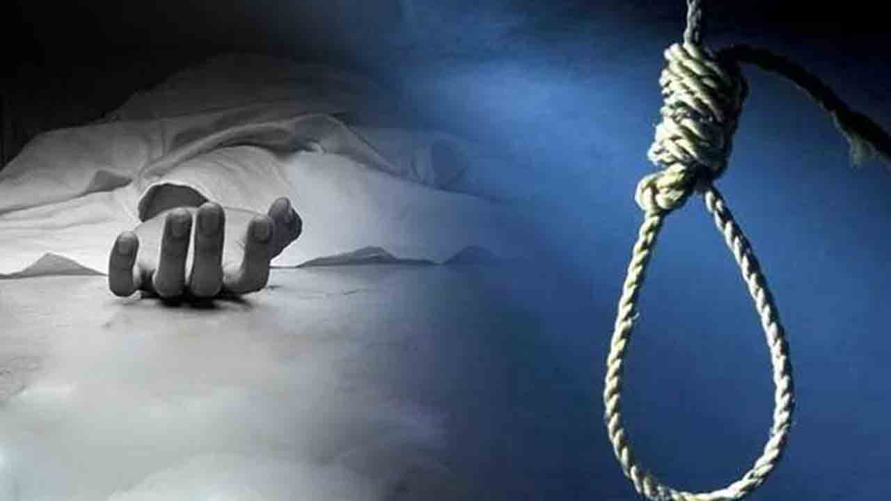 Constable Suicide | కర్నూలు జిల్లాలో కానిస్టేబుల్ ఆత్మహత్య