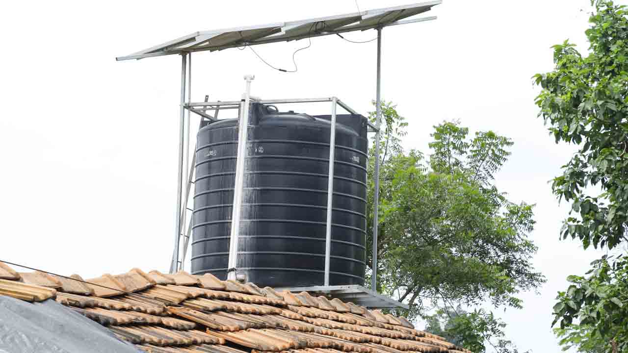 వలసవాసులూ మా బిడ్డలే..