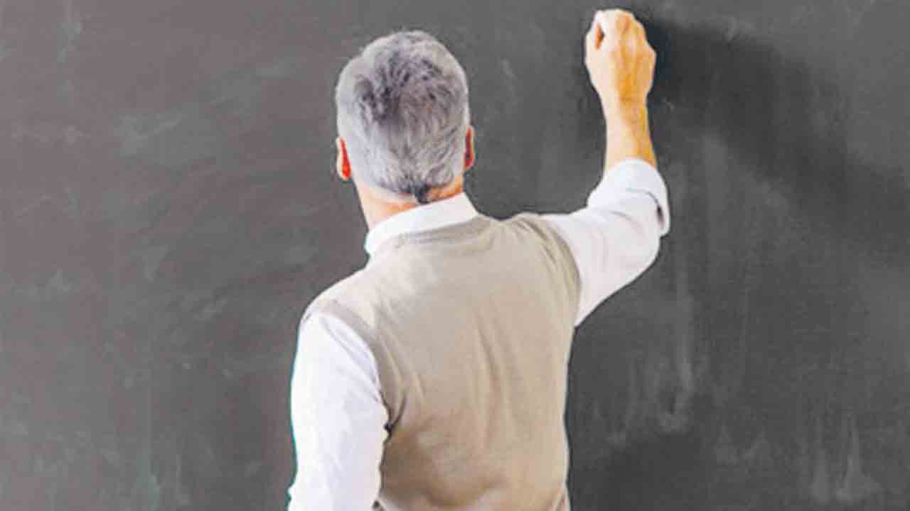 ఉపాధ్యాయ బదిలీలకు ముహూర్తం ఖరారు