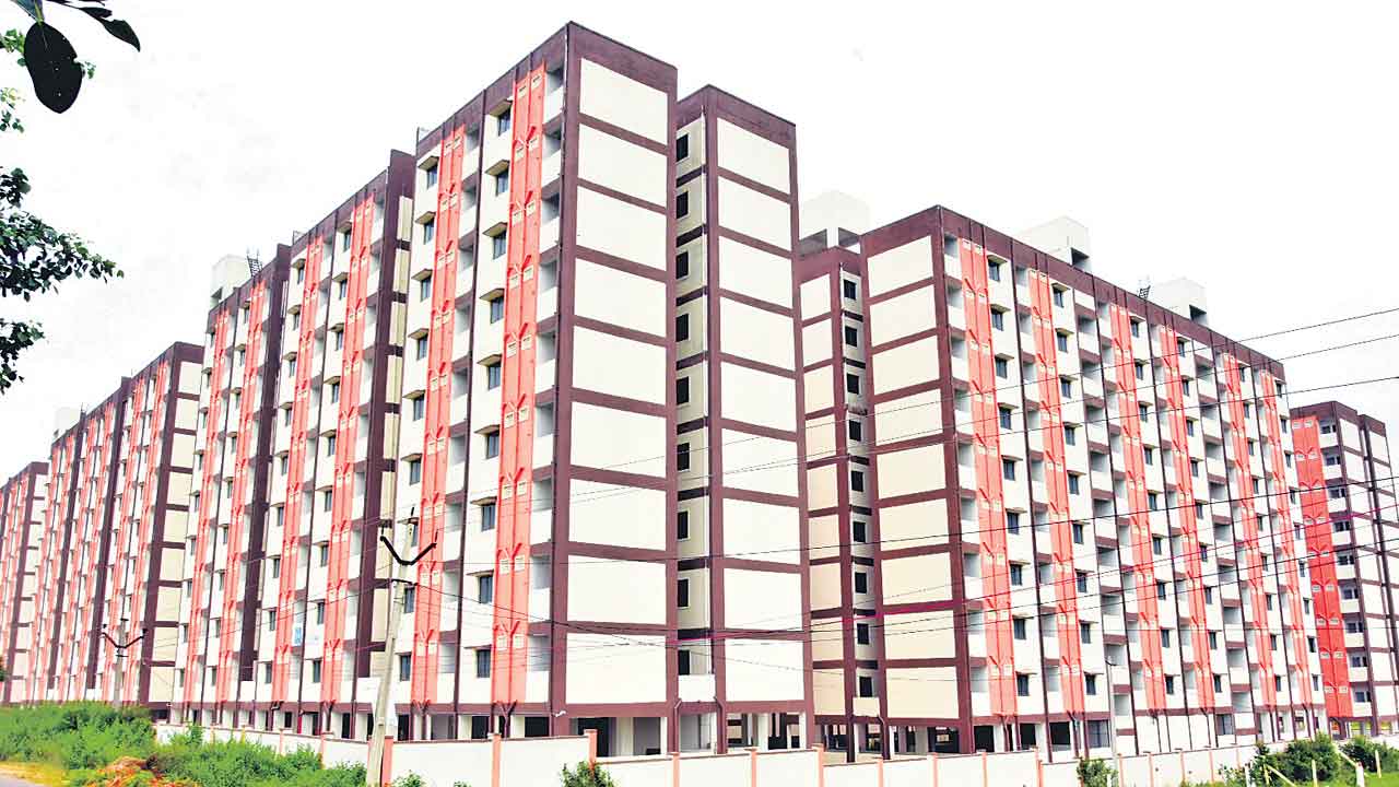 సొంతిల్లొచ్చే.. సంబురం తెచ్చే..