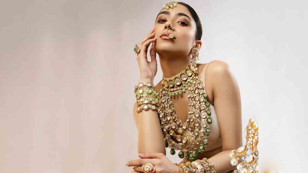 నగలరాణివి నీవే..