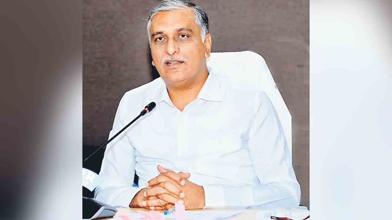 Minister Harish Rao | జ్వరాల కోసం ప్రత్యేక ఓపీ కౌంటర్లు.. మలేరియా, డెంగీ కేసులపై ఆందోళన వద్దు: మంత్రి హరీశ్రావు
