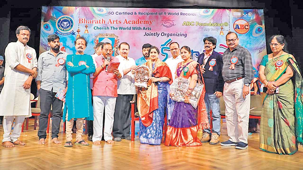 ప్రాచీన లలిత కళలపై అవగాహన కల్పించాలి