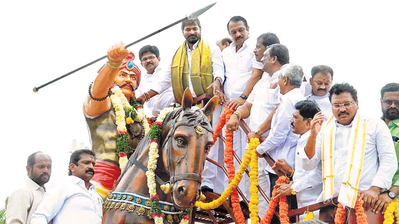 సామాజిక విప్లవకారుడు సర్వాయి పాపన్న