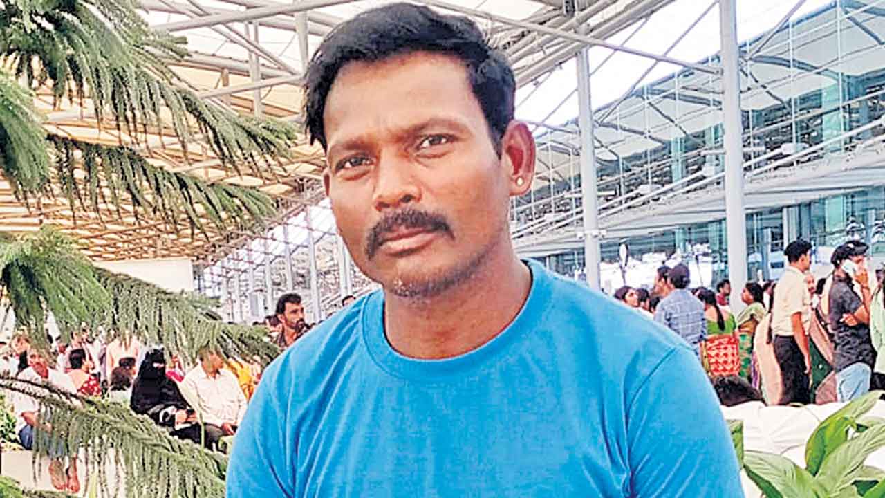 స్లాబ్కూలి.. ఇద్దరు కార్మికులు మృతి