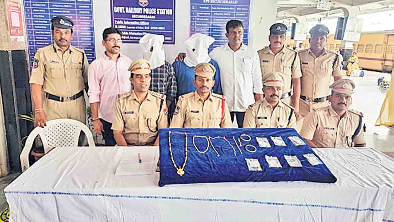 మహిళా ప్రయాణికులే టార్గెట్‌