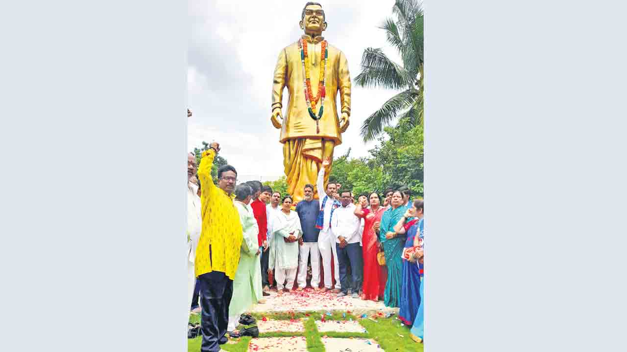మంచిర్యాల జిల్లాకు కొండా లక్ష్మణ్‌ బాపూజీ పేరు పెట్టాలి