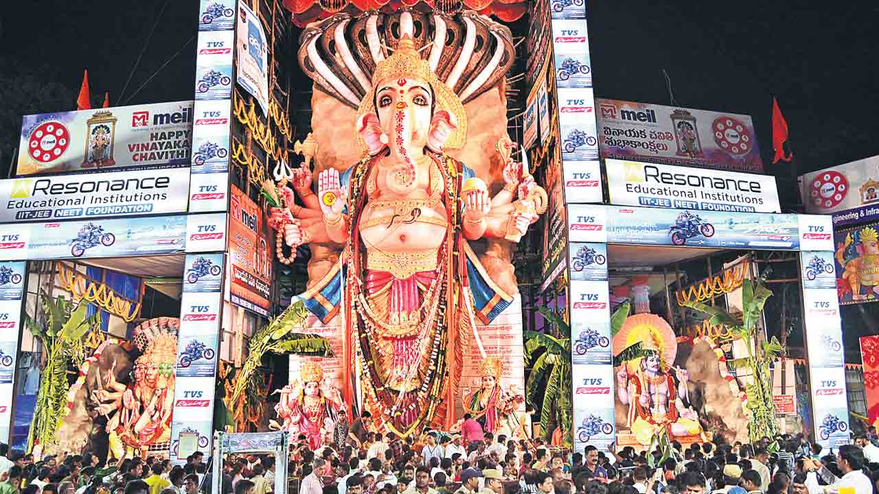 Khairatabad Ganesh | ఈ ఏడాది కొత్త రికార్డు నెలకొల్పిన ఖైరతాబాద్‌ గణేశుడు