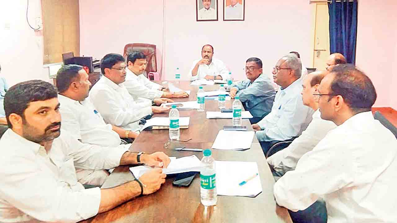 కార్మిక పక్షపాతి సీఎం కేసీఆర్‌