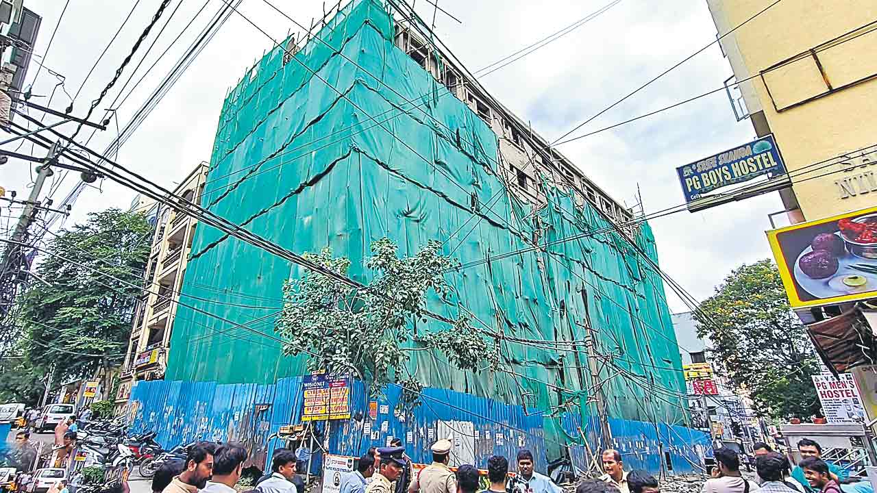 బతుకుదెరువుకొచ్చి.. కన్నుమూశారు