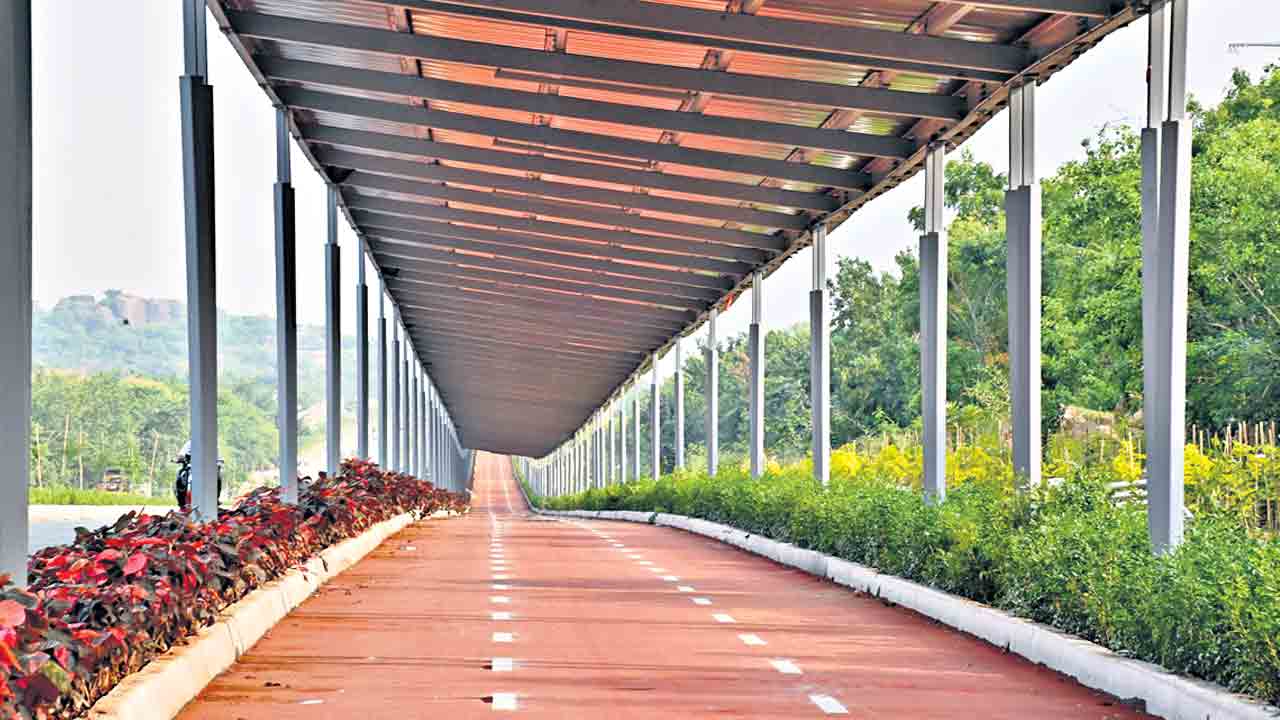 పర్యావరణ హితంగా.. ఓఆర్‌ఆర్‌ సైకిల్‌ ట్రాక్‌