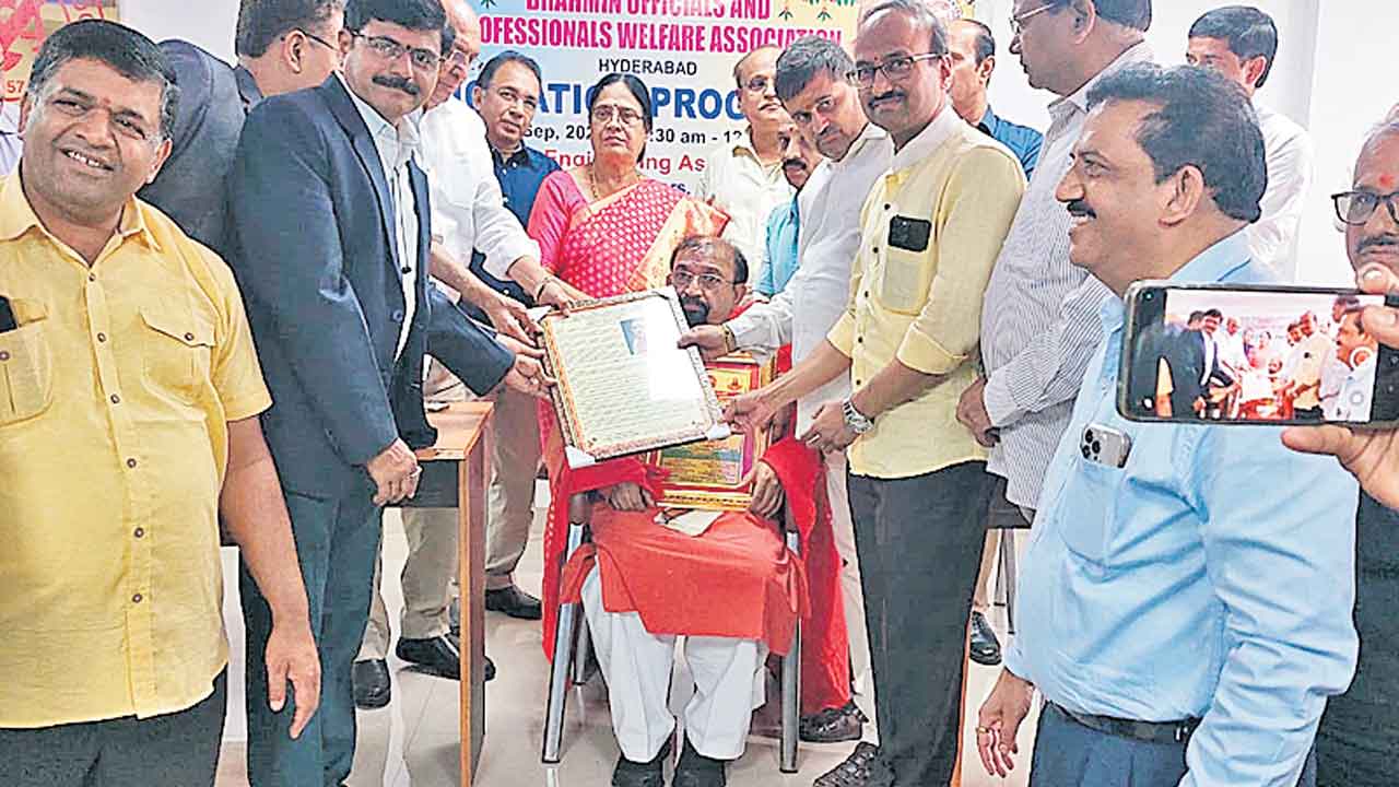 బ్రాహ్మణులు రాజకీయంగా ఎదగాలి