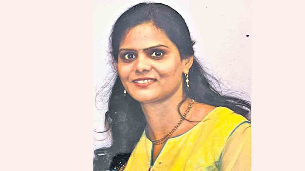 నగరానికి చెందిన మహిళ.. అమెరికాలో ఆత్మహత్య