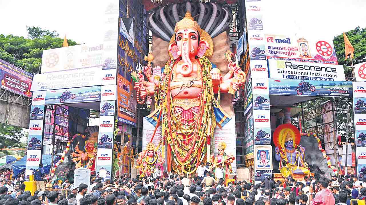 రేపే శోభాయాత్ర