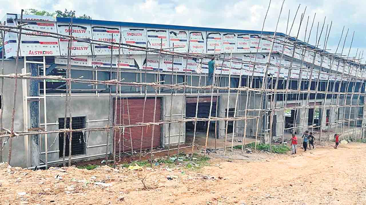 పేదింటి ఆడబిడ్డల కోసం ఉచితంగా ఫంక్షన్ హాల్