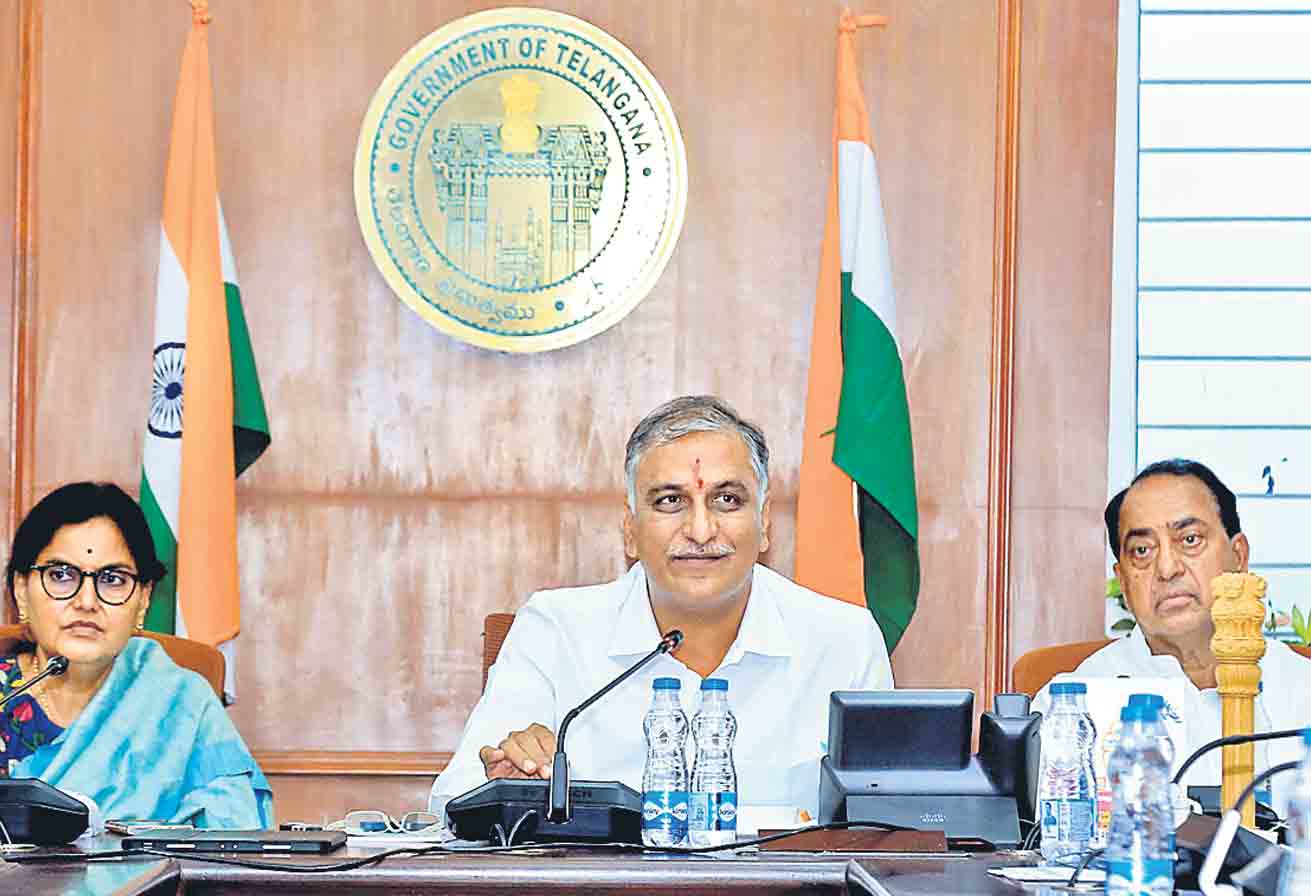 నెలాఖరులోగా కొత్త రుణాలివ్వాలి