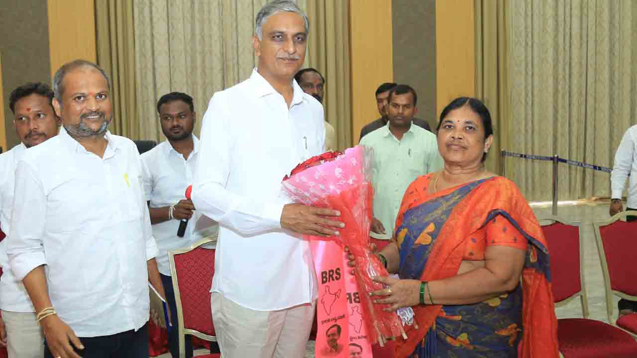 కాంగ్రెస్‌ ముఖ్య నేత బీఆర్‌ఎస్‌లోకి..