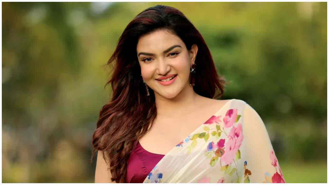 Honey Rose | గ్లామర్‌తో సోషల్ మీడియాను షేక్ చేస్తున్న హనీరోజ్‌..