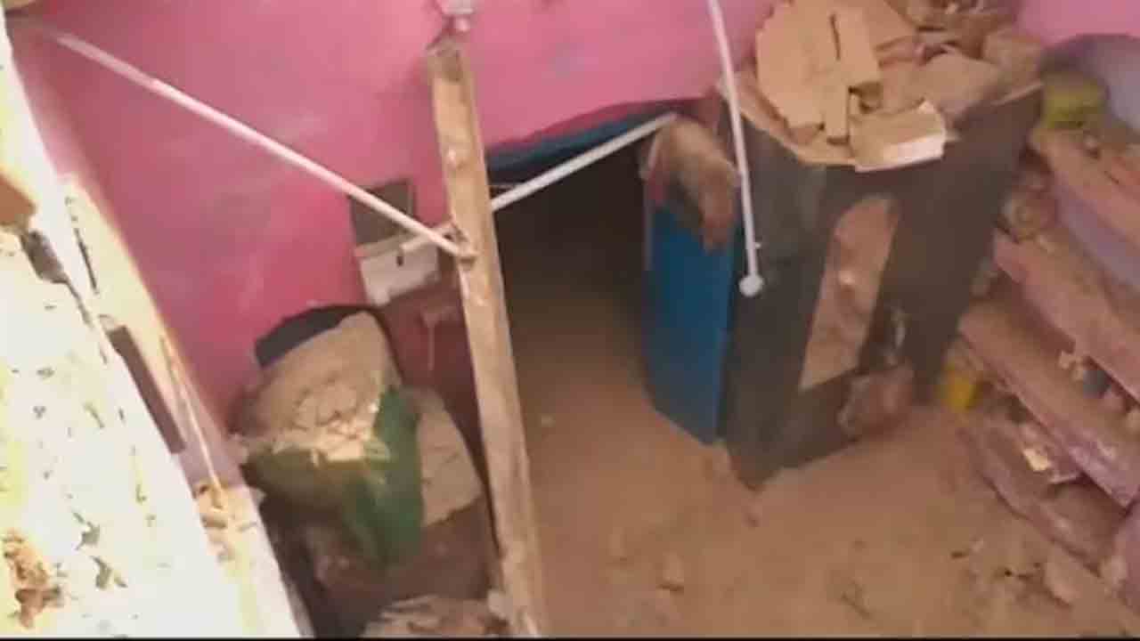 House Collapses | ఇల్లు కూలి ఒకే కుటుంబానికి చెందిన ఐదుగురు మృతి