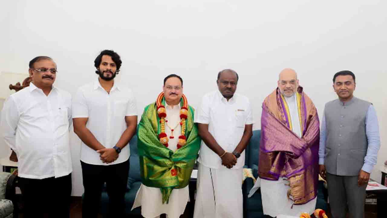 JDS Joins BJP Led NDA | ఎన్డీఏ కూటమిలో చేరిన జేడీ(ఎస్‌).. అమిత్‌ షా, నడ్డాను కలిసిన కుమారస్వామి