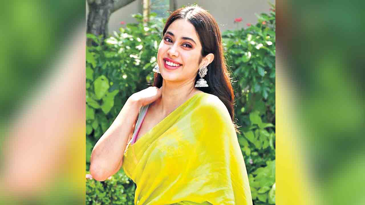 Janhvi Kapoor |  అలియా అవకాశాలను తన్నుకుపోతున్న జాన్వీ.. టాలీవుడ్‌లో తల్లి శ్రీదేవి లెగసీని కంటిన్యూ చేయనుందా?