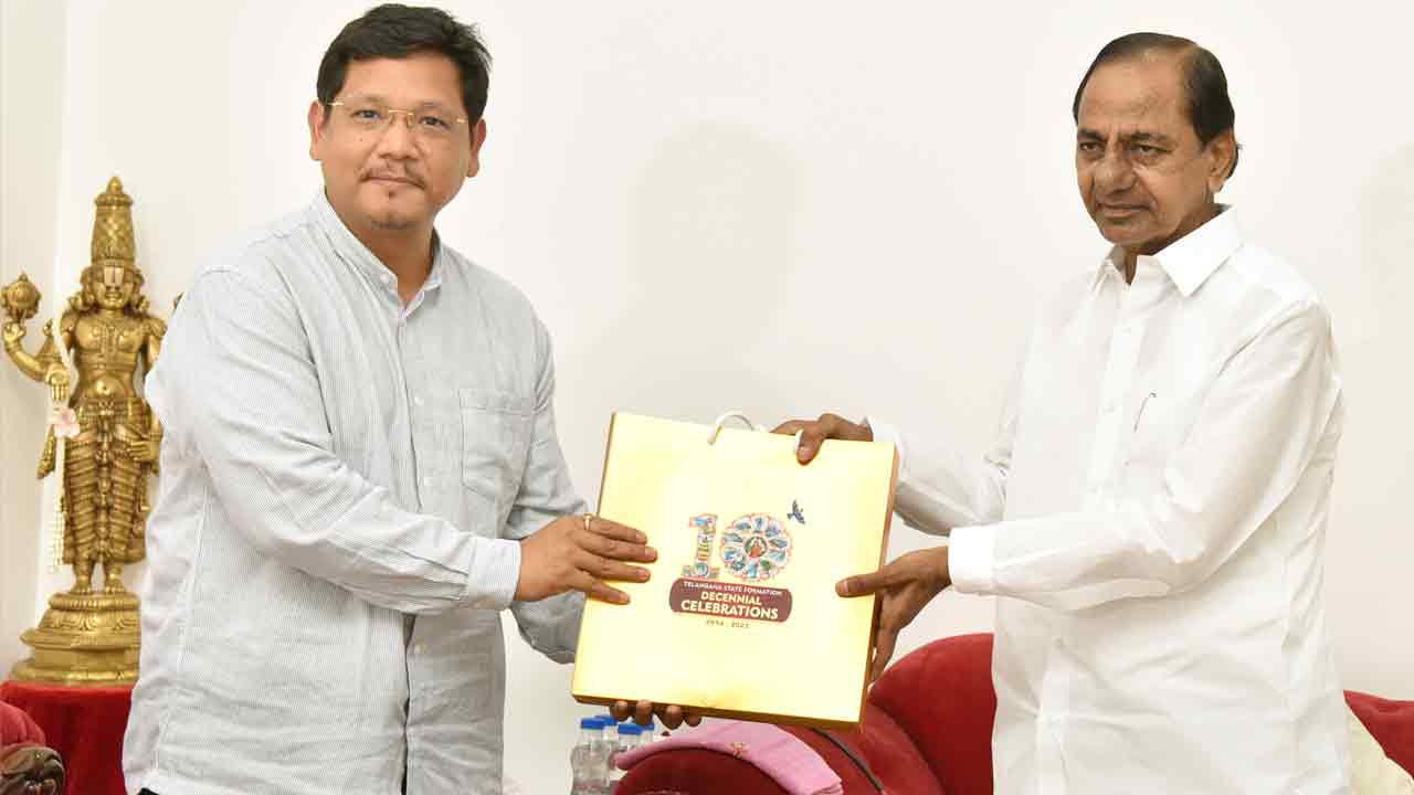 కేసీఆర్‌తో మేఘాలయ సీఎం సంగ్మా భేటీ