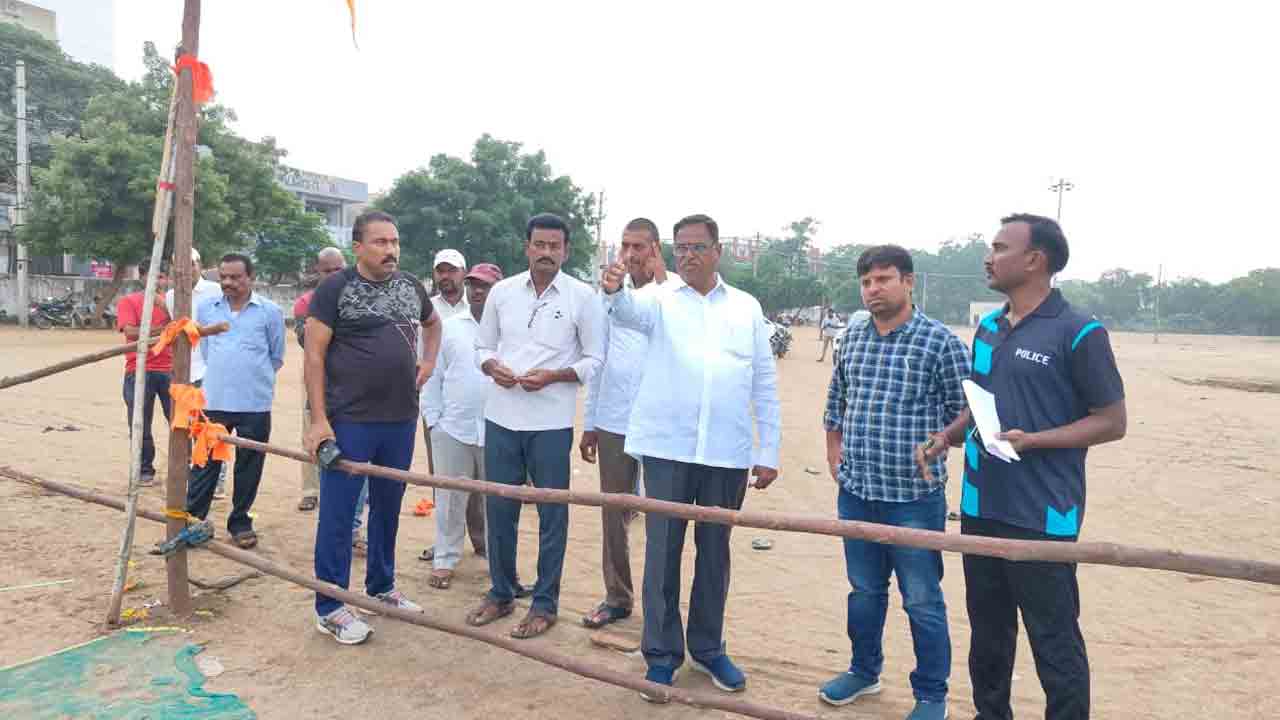 కేటీఆర్‌ పర్యటనను జయప్రదం చేయాలి