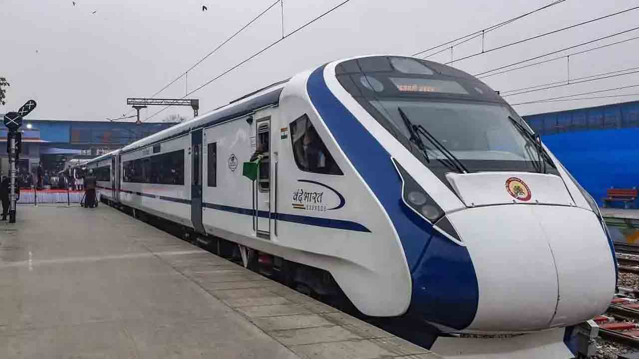 Vande Bharat train | కాచిగూడ-యశ్వంత్‌పూర్‌ మధ్య వందే భారత్‌ రైలు.. జెండా ఊపి ప్రారంభించిన కిషన్‌రెడ్డి