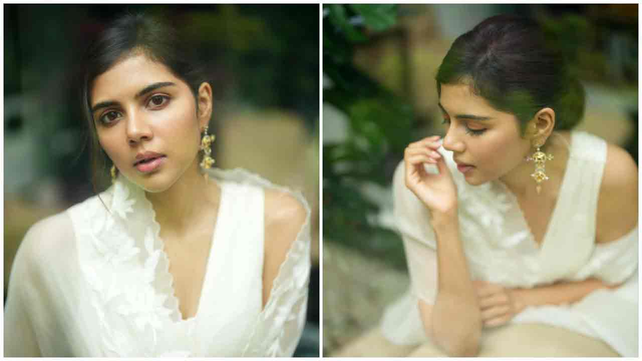 Kalyani Priyadarshan | చూపులతో గాలం వేస్తున్న కల్యాణి ప్రియదర్శన్..