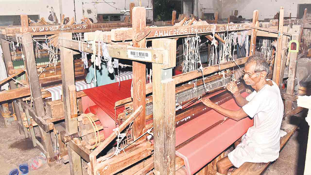 చేనేతకు చేయూత