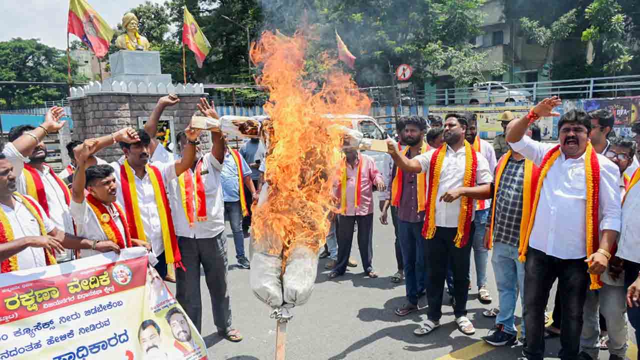 Karnataka | కర్ణాటక బంద్‌.. మూతపడిన విద్యా, వ్యాపార సంస్థలు.. 44 విమానాలు రద్దు