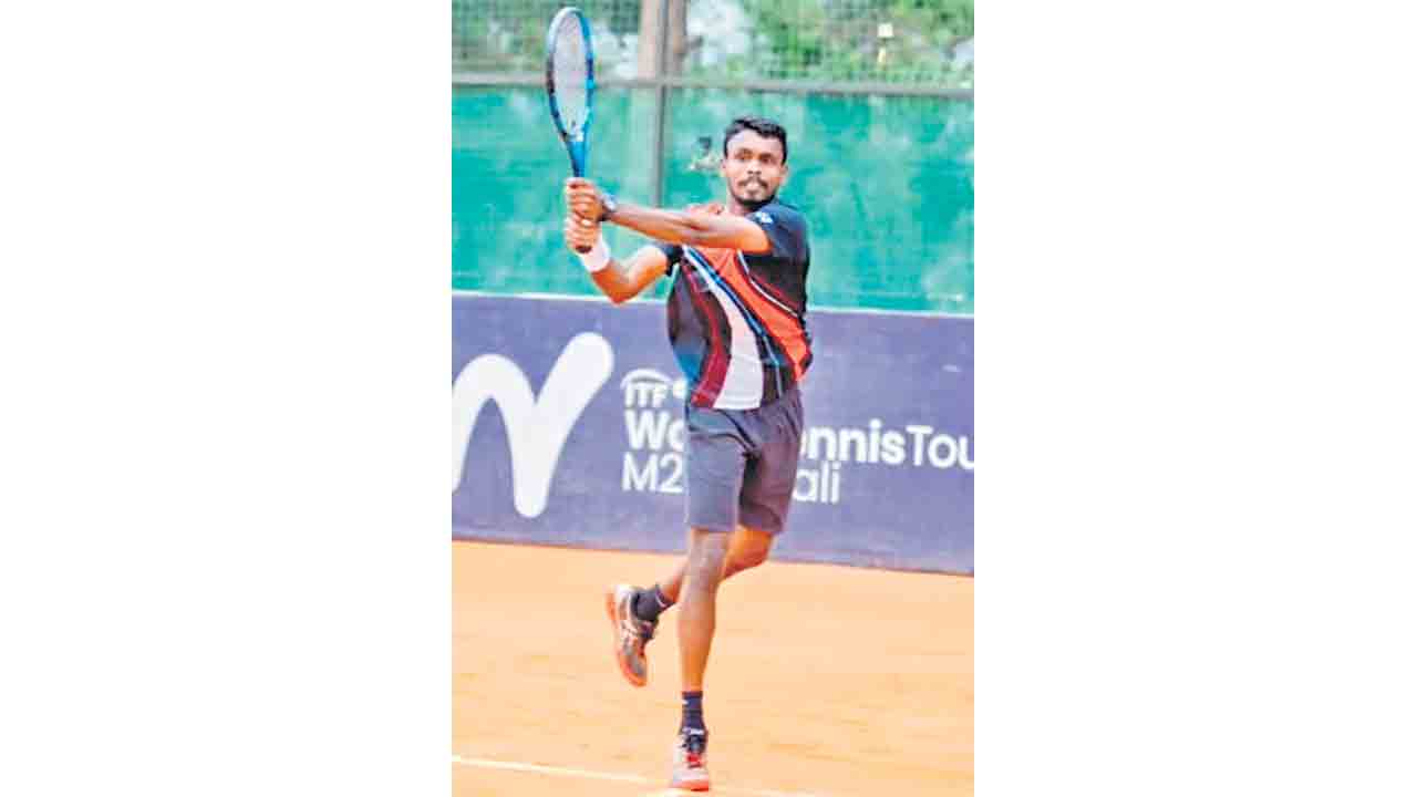 సెమీస్‌లో కార్తీక్‌ జోడీ