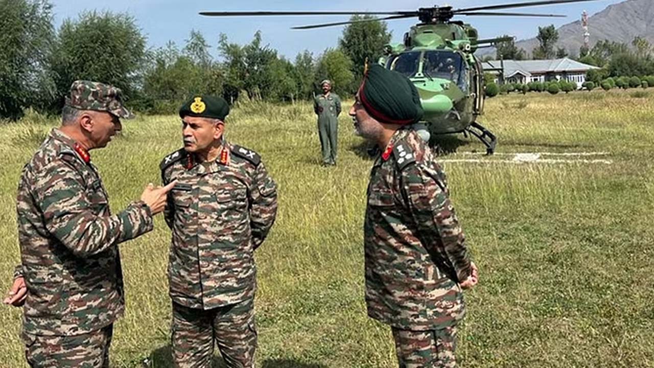 Anantnag Encounter | అనంత్‌నాగ్‌లో కొనసాగుతున్న ఎన్‌కౌంటర్‌.. సందర్శించిన లెఫ్టినెంట్‌ జనరల్‌ ఉపేంద్ర ద్వివేది..