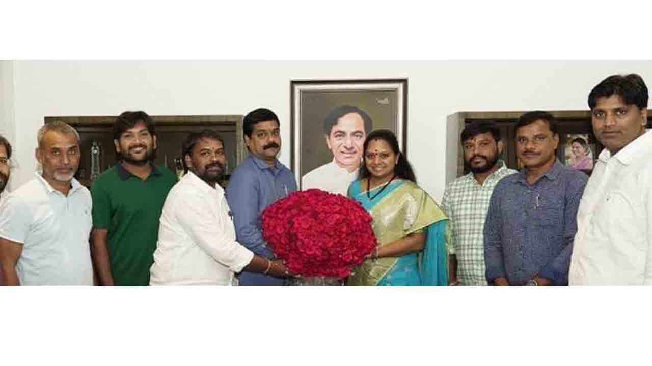 పాత పెన్షన్‌ను పునరుద్ధరించాలి