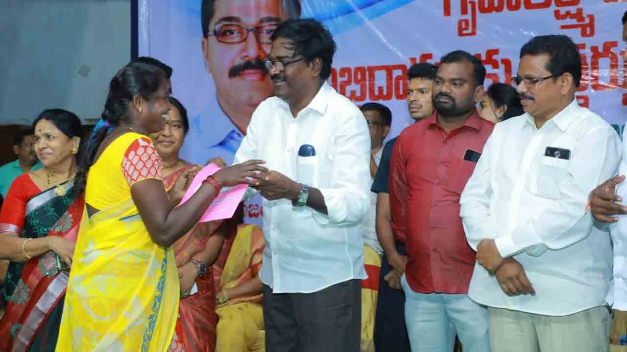 కేసీఆర్‌ మానసపుత్రిక ‘గృహలక్ష్మి’