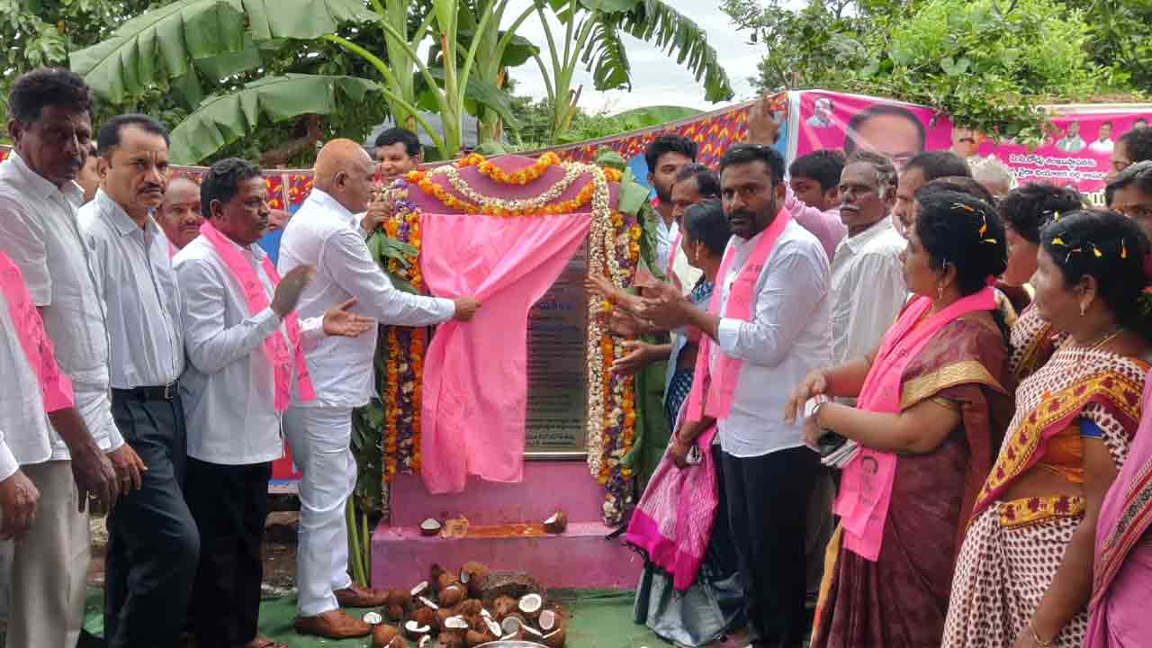 ఇంటింటికీ ప్రభుత్వ ఫలాలు