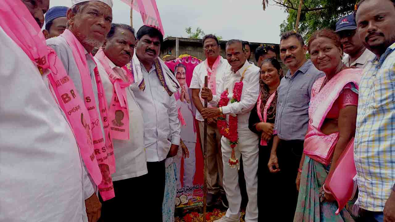 కొత్తగూడెం అభివృద్ధికి రూ.215 కోట్లు