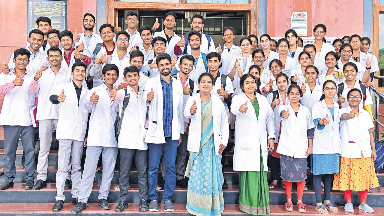 స్ట్రే వేకెన్సీ సీట్లకు నేటి నుంచి దరఖాస్తులు