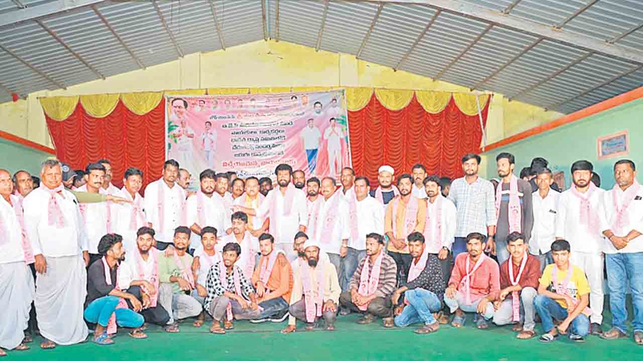 అభివృద్ధికి జై కొడుతూ.. అభ్యర్థికి మద్దతు పలుకుతూ
