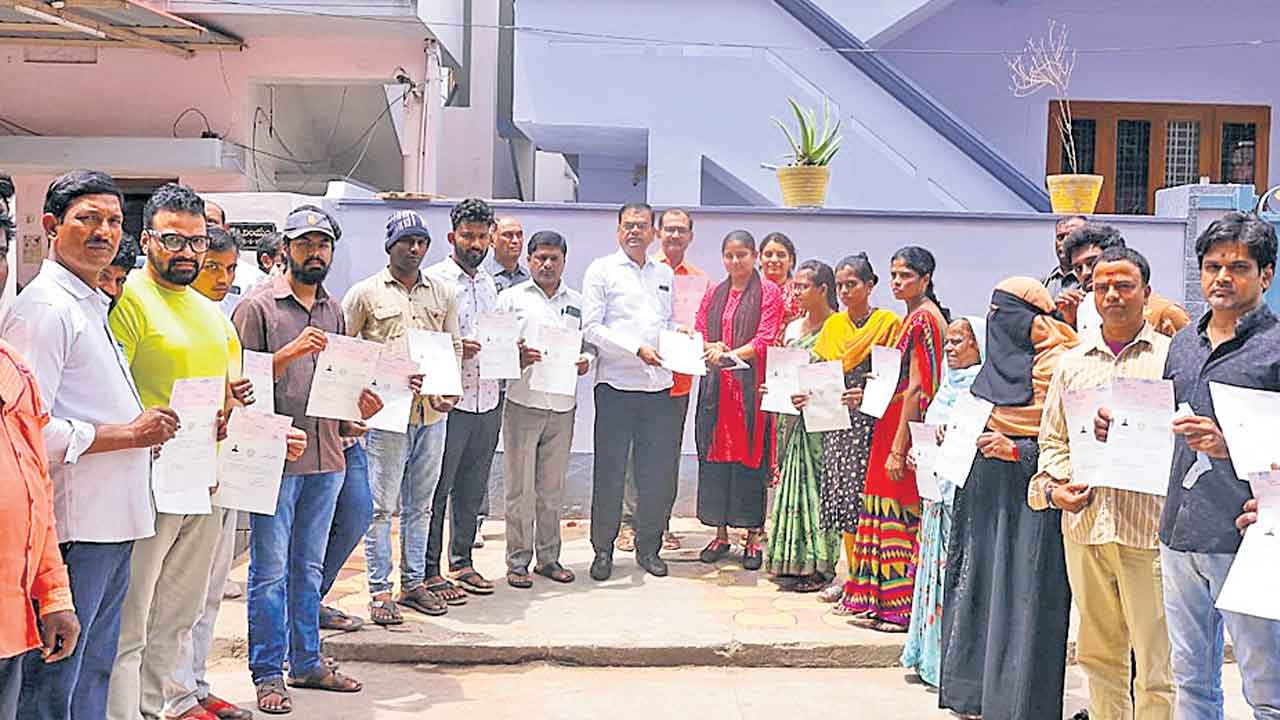 ఆపత్కాలంలో ఆర్థిక చేయూత